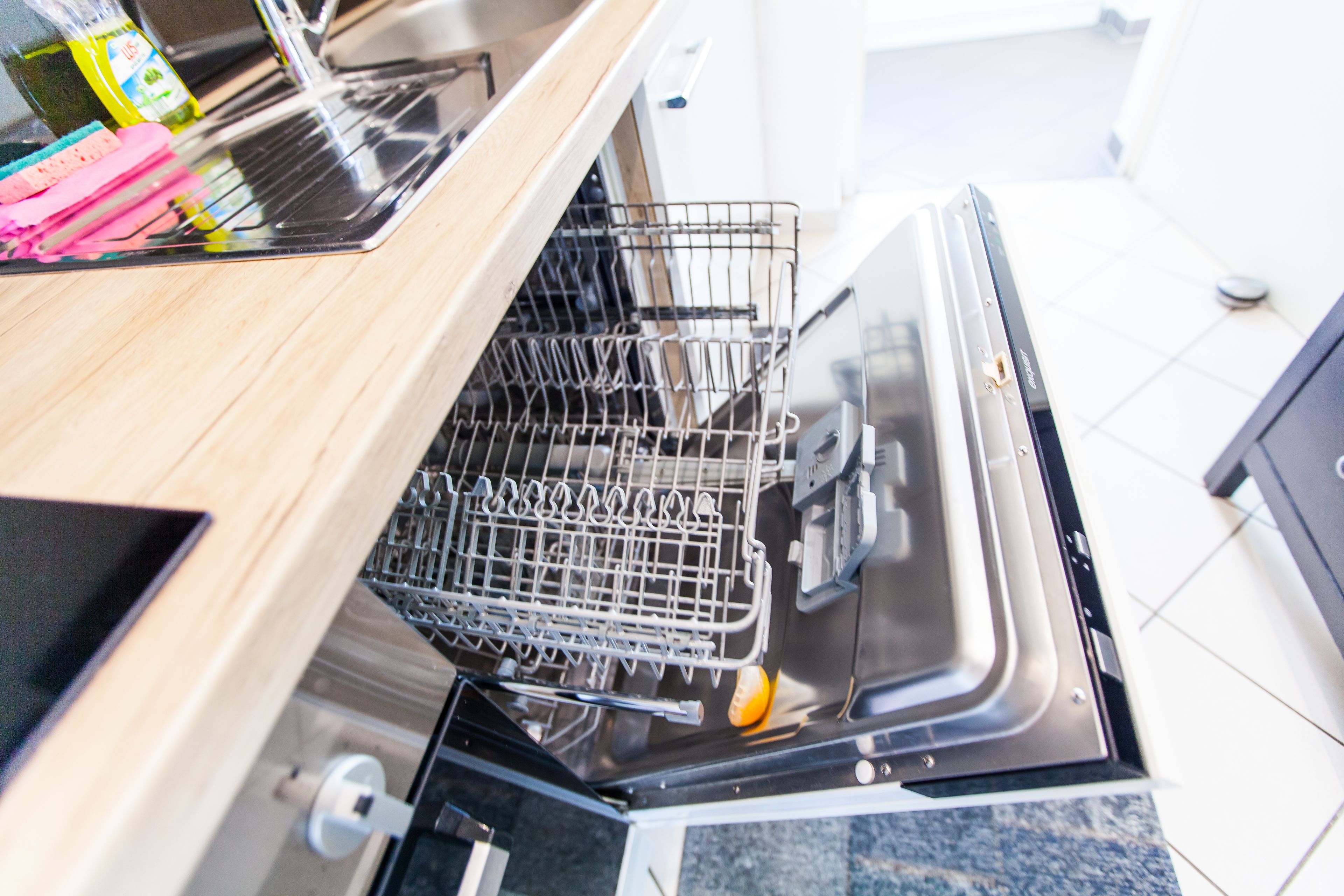 家庭公寓, 2 間臥室 (with garage) | 私人廚房 | 電冰箱、烤箱、爐台、洗碗機