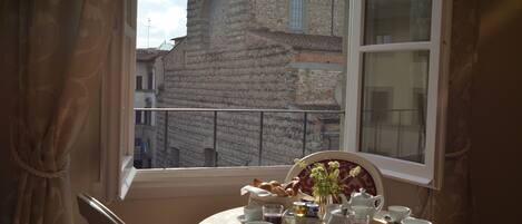 Kahden hengen classic-huone (yksi tai kaksi sänkyä), kaupunkinäköala | Näkymä huoneesta