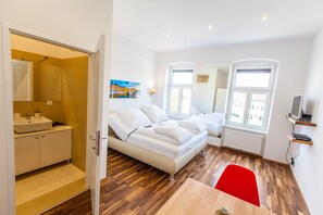 Apartment, 1 Bedroom (with garage)