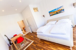 Apartment, 1 Bedroom (with garage)