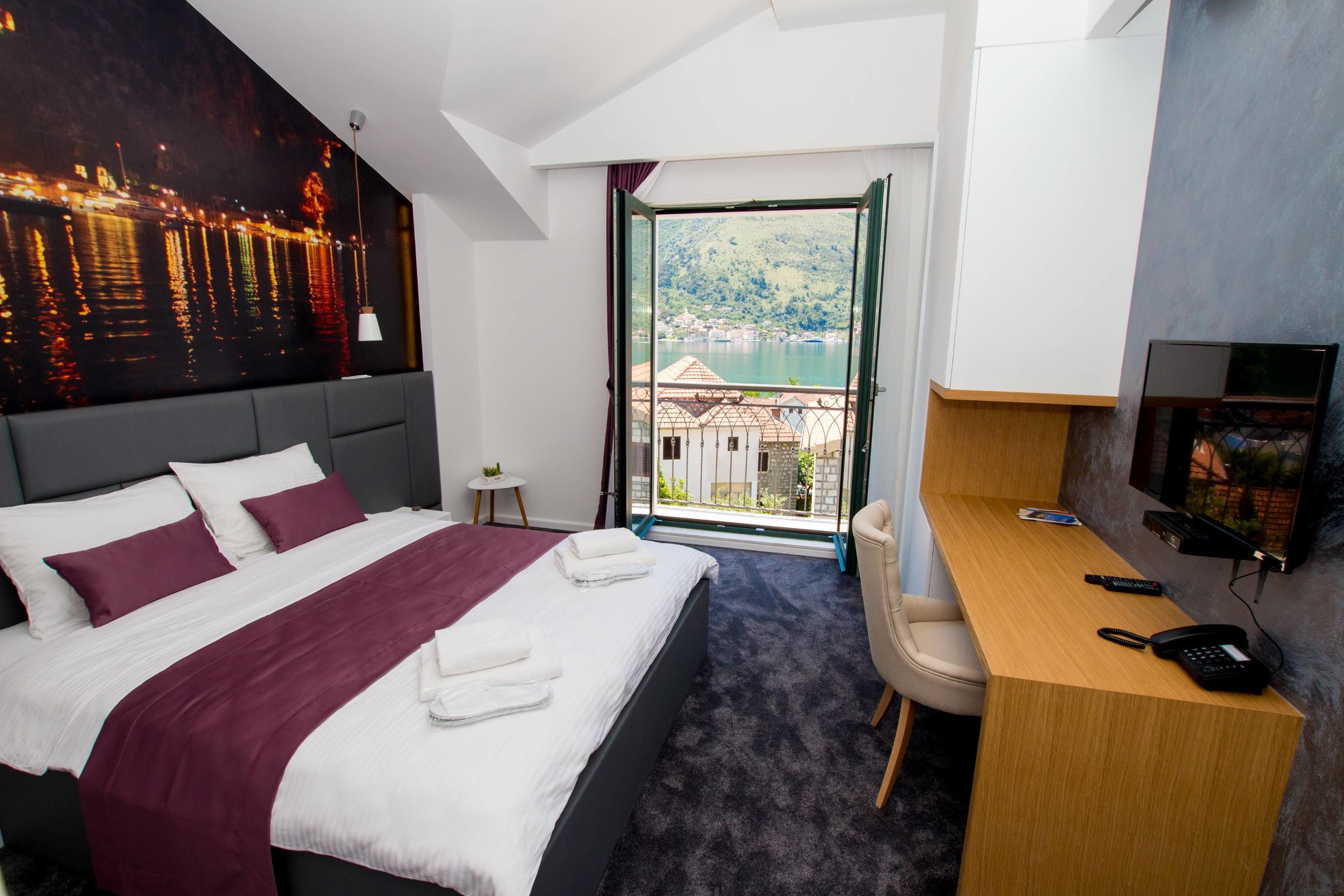 double room, balcony, sea view | premium bedding, minibar, in-room safe, desk