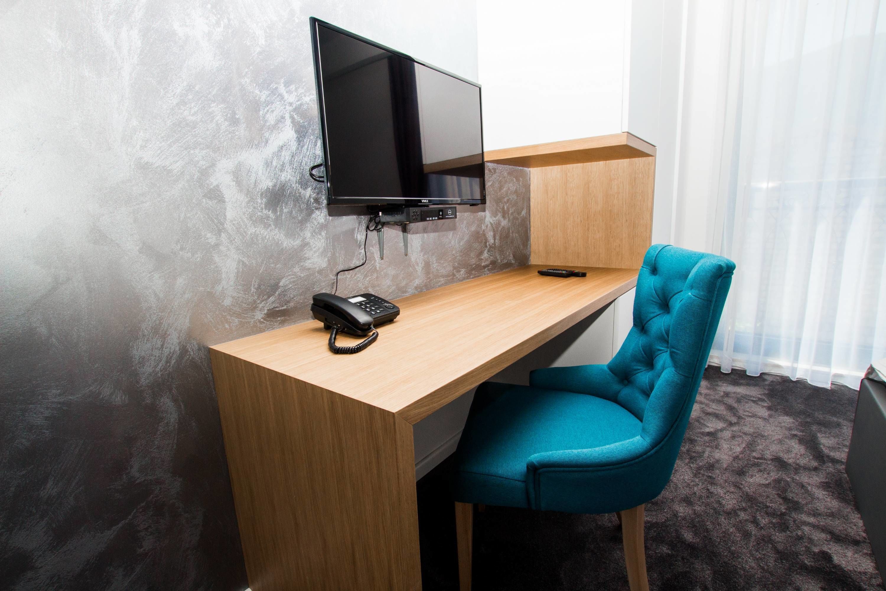 double room, 1 queen bed with sofa bed, balcony, partial sea view | room amenity