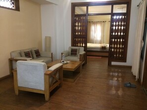 Apartamento Confort, 1 habitación, no fumadores, vistas a la ciudad | Zona de estar