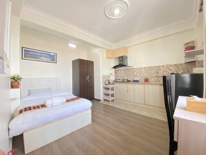 Basic Studio | Hypo-allergenic bedding, Select Comfort beds, individually furnished - Patan Heavens Home (Lalitpur)