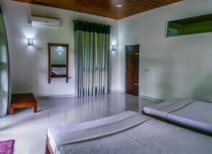 In-room safe, desk, soundproofing, iron/ironing board