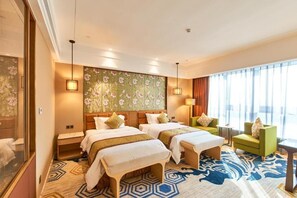 In-room safe, blackout curtains, iron/ironing board, free WiFi - Huayu Landmark Hotel (Zhongshan)