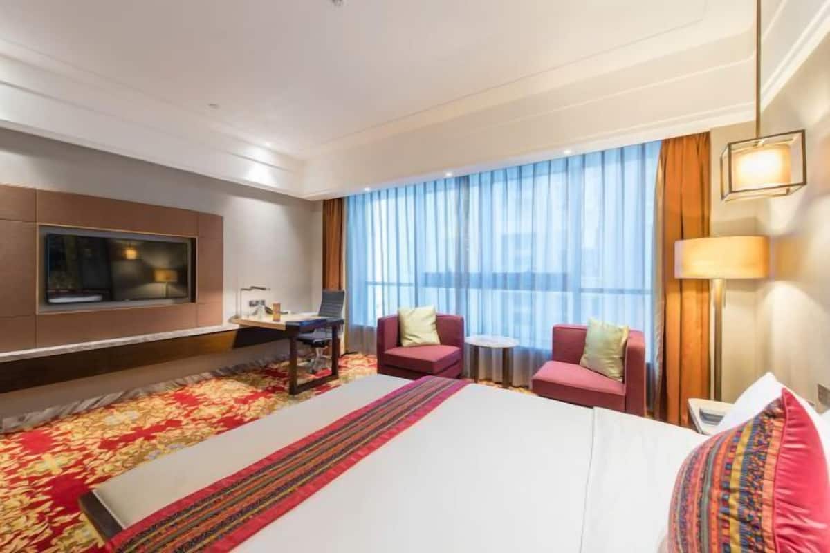 In-room safe, blackout curtains, iron/ironing board, free WiFi