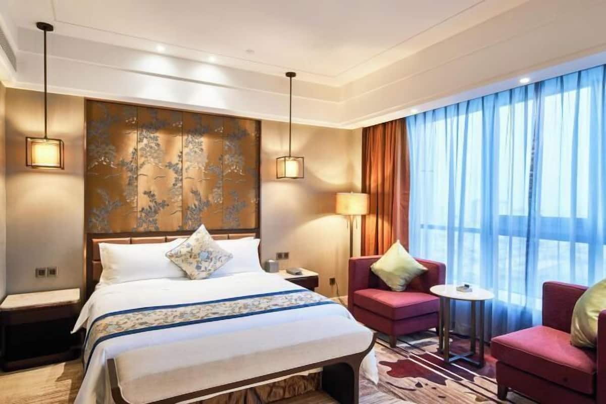 In-room safe, blackout curtains, iron/ironing board, free WiFi