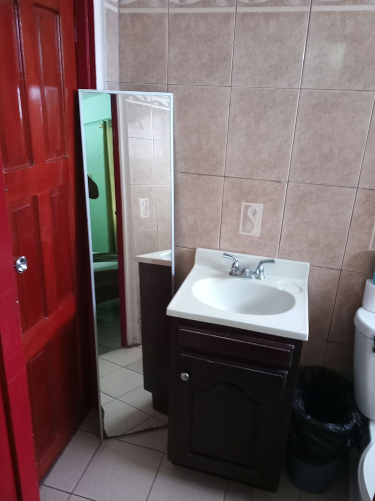 Belcove Hotel by null