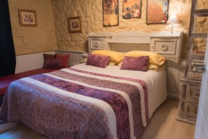 In-room safe, cribs/infant beds, free WiFi - Hotel Luna del Valle (Llanes)