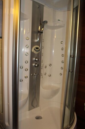 Suite Atico | Dusche im Bad
