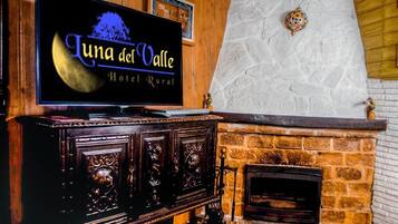 Departamento, 1 habitación (Lancelot) | Área de sala de estar | Televisión de pantalla plana