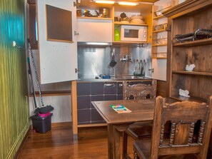 Apartment, 1 Bedroom (Lancelot) | Living area