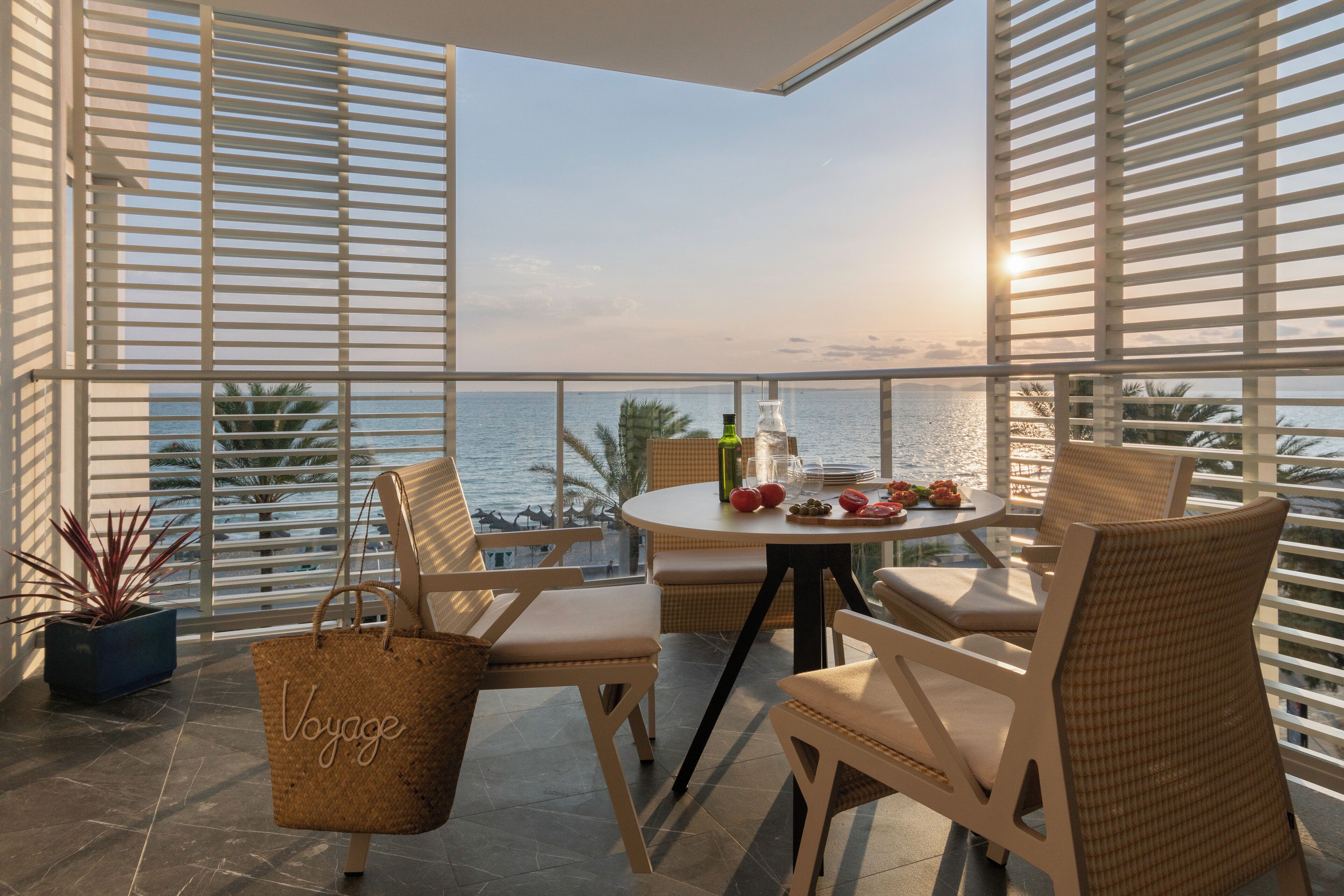 Apartment, 2 Bedrooms, Sea View, Beachfront | Terrace/patio