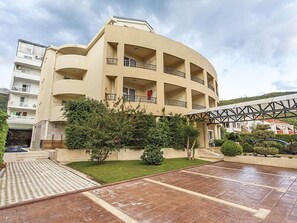 Front of property - Hotel Mirenza (Budva)