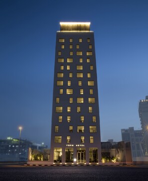 Façade de l’hébergement - soirée/nuit