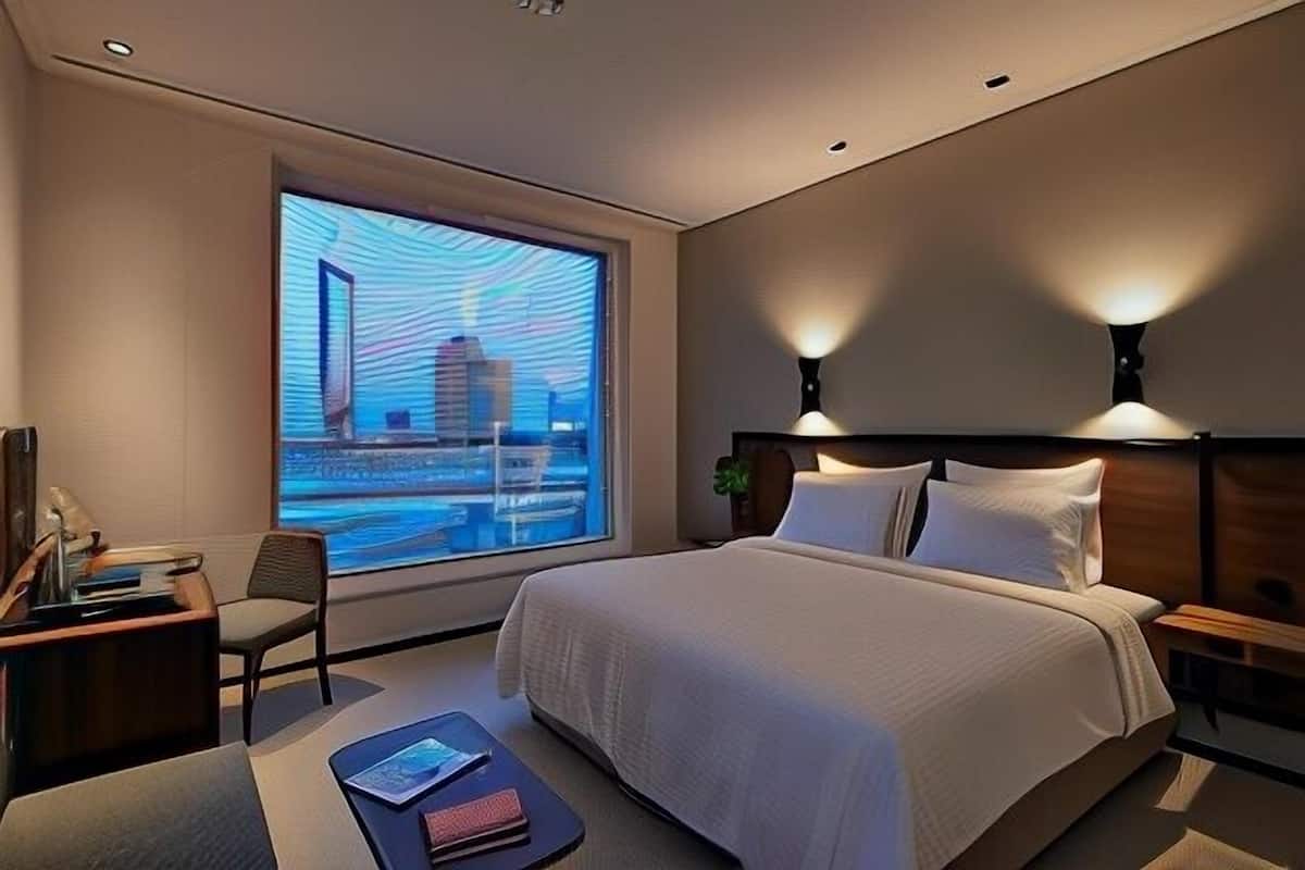 1 bedroom, minibar, in-room safe, desk