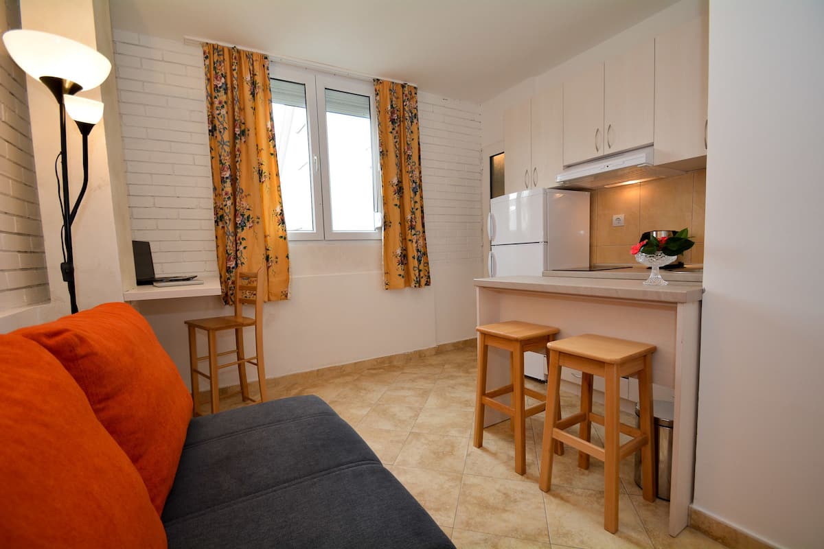 1 bedroom, premium bedding, desk, iron/ironing board