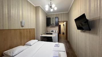 Premium bedding, in-room safe, iron/ironing board, free WiFi