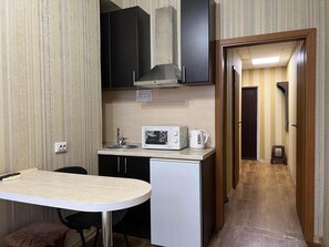 Shared fridge, microwave - Z-Apartments (Kyiv)