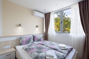 Room - Montelux Apartments (Becici)
