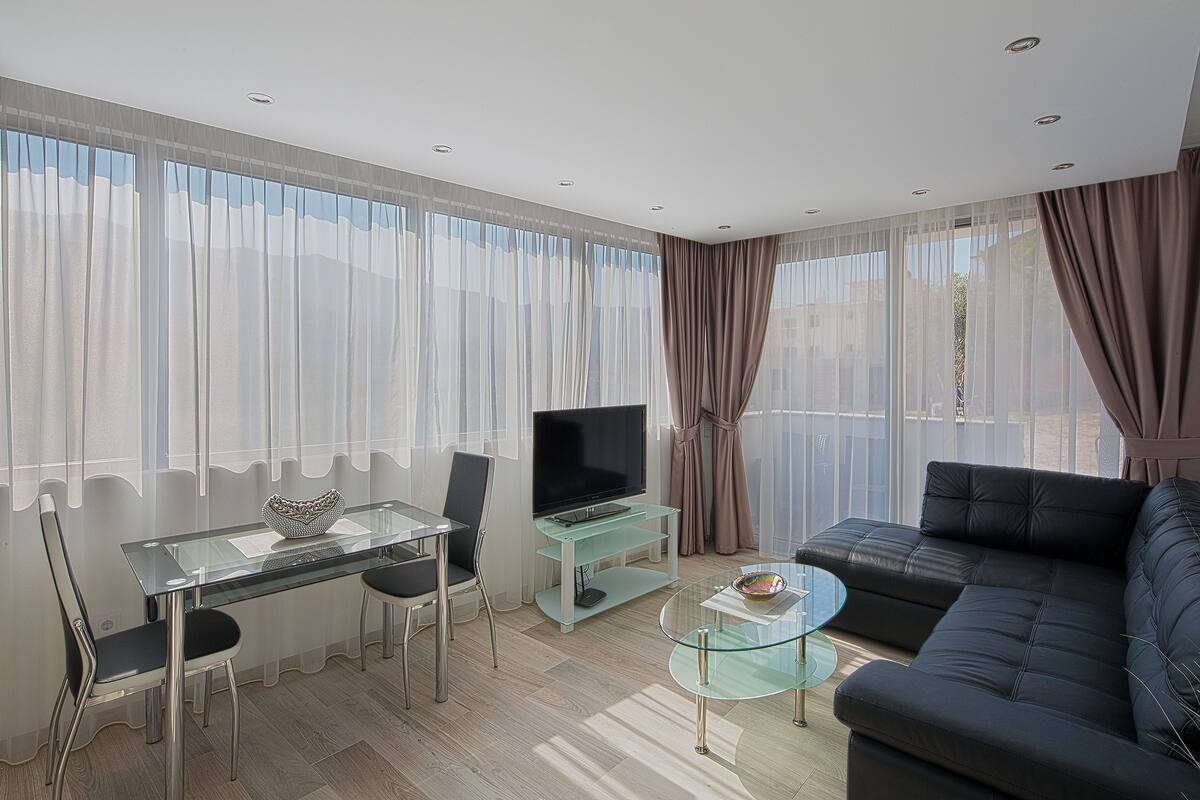 Appartement Galerie, 1 chambre, accès piscine, vue montagne | Coin séjour