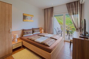 Appartement Standard, 3 chambres, terrasse, vue mer | Draps en coton égyptien, literie de qualité supérieure