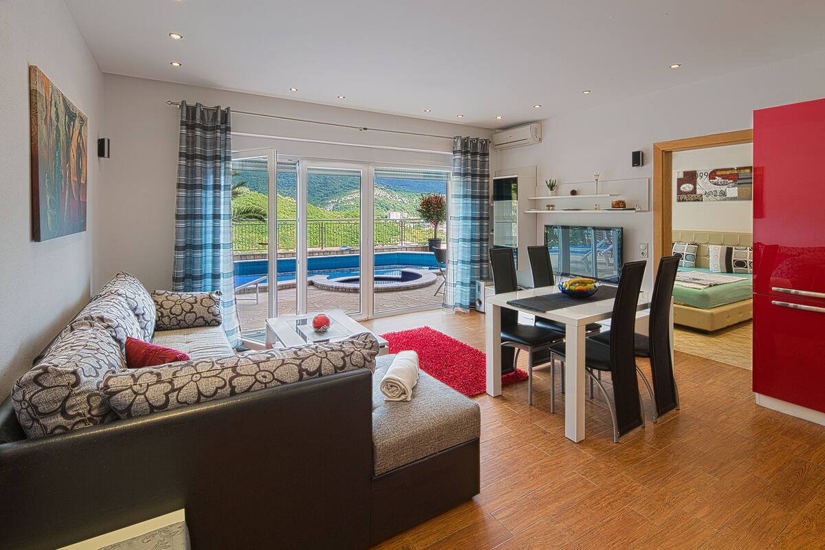 Chambre Double Supérieure, 2 chambres, sauna, vue mer | Coin séjour