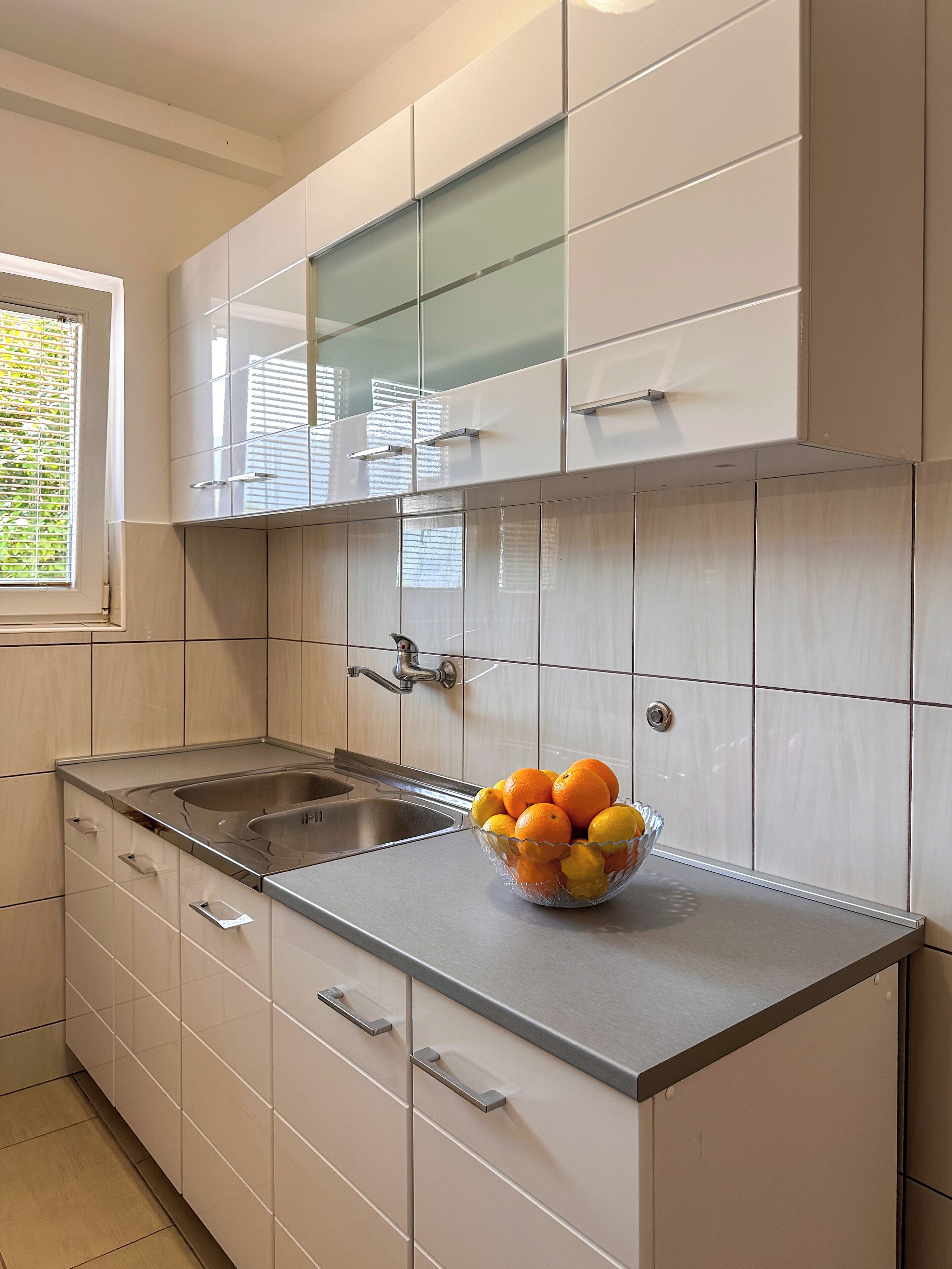 Superior Apartment, 1 Bedroom, 2 Bathrooms, Sea View | Private kitchen | Fridge, microwave, stovetop, coffee/tea maker