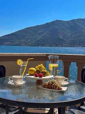 Leilighet – panorama, 1 soverom, terrasse, sjøutsikt | Terrasse/patio