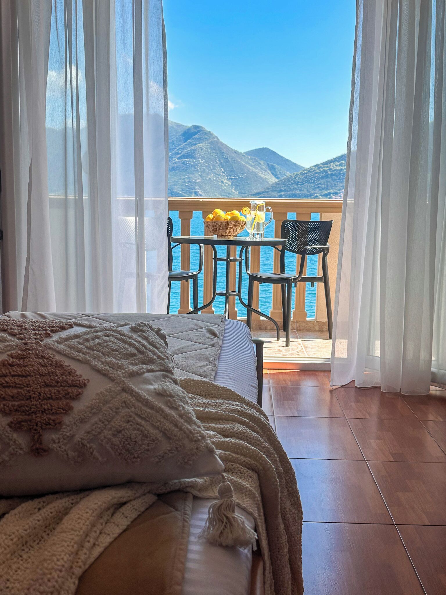 Studio Romantis, 1 kamar tidur, balkon, pemandangan laut | Pemandangan pantai/laut