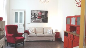 Unclassified image, 2 of 27, button - Charming Apartment (Berlin)