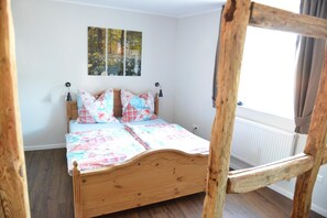 Schreibtisch, schallisolierte Zimmer, kostenloses WLAN, Bettwäsche