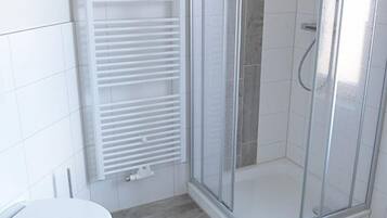 Douche, serviettes fournies