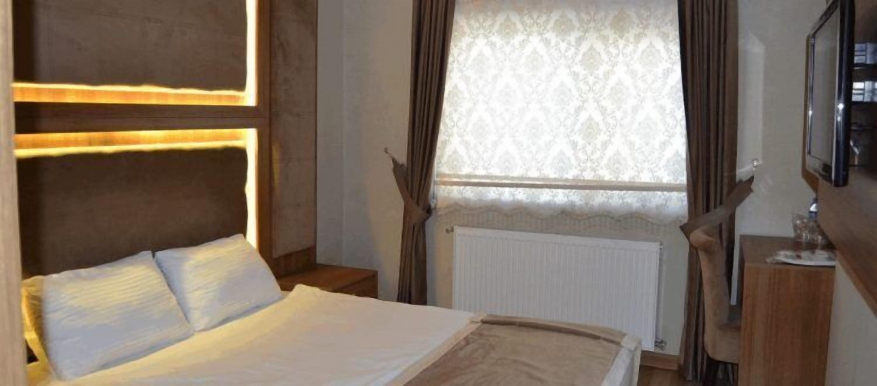 standard suite (double ) | premium bedding, desk, free wifi