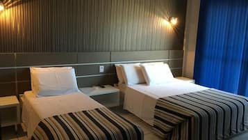 1 habitación, escritorio y sistema de insonorización