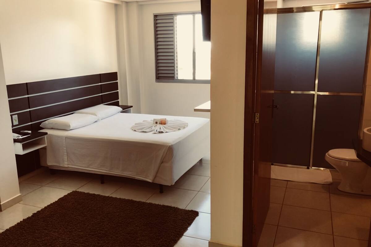 executive room | desk, soundproofing, iron/ironing board, cots/infant beds