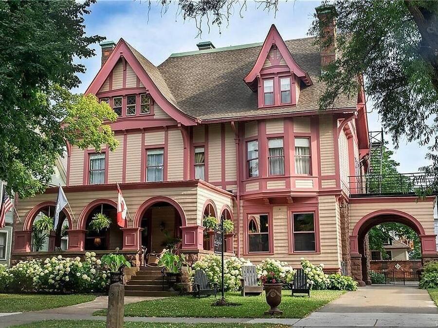 Bagian depan properti