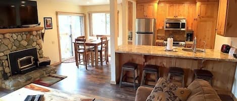 Condo, 1 Bedroom | Living area