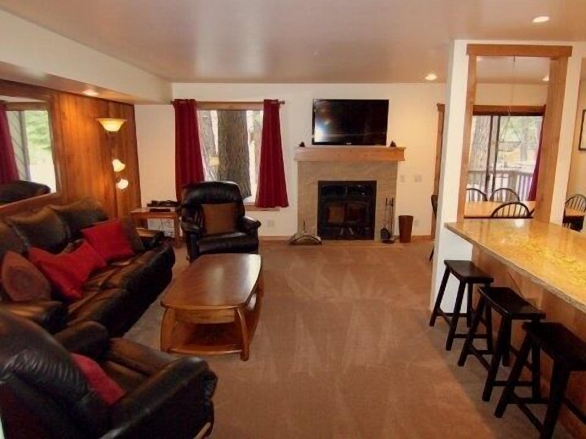 Condo, 1 Bedroom | Living area