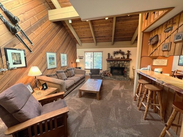 Condo, 2 Bedrooms | Living area