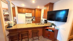 Condo, 2 Bedrooms | Private kitchen