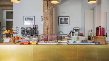 Daily buffet breakfast for a fee