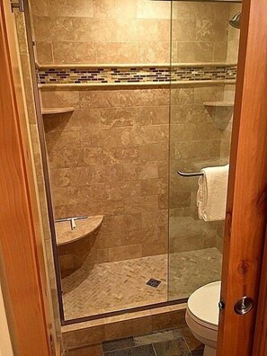 Condo, 2 Bedrooms | Bathroom | Towels