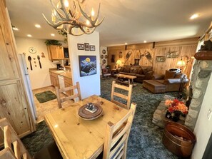 Appart'hôtel, 1 chambre | Restauration dans la chambre