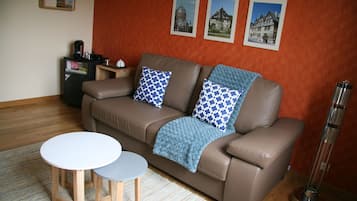 Royal-Suite (Au pied de la Cathédrale ) | Wohnbereich | Flachbildfernseher