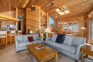 House, 2 Bedrooms | Living area | Smart TV - Stutzhaven in the Mountains - 2 Br Home (Estes Park)