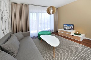 1 bedroom, in-room safe, desk, blackout drapes