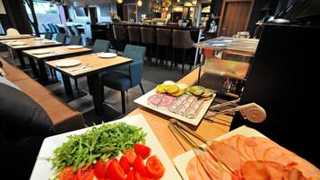 Tägliches inbegriffenes Frühstücksbuffet