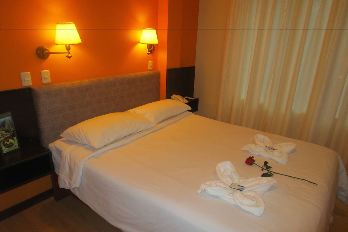 In-room safe, free WiFi